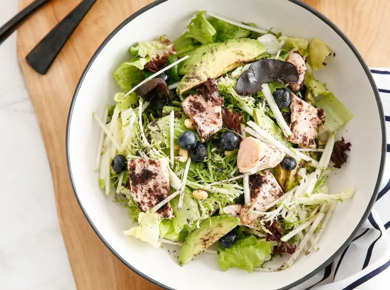 Salata kao obrok tuna avokado